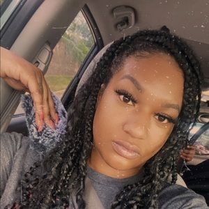 Meet your Posher, Deonne